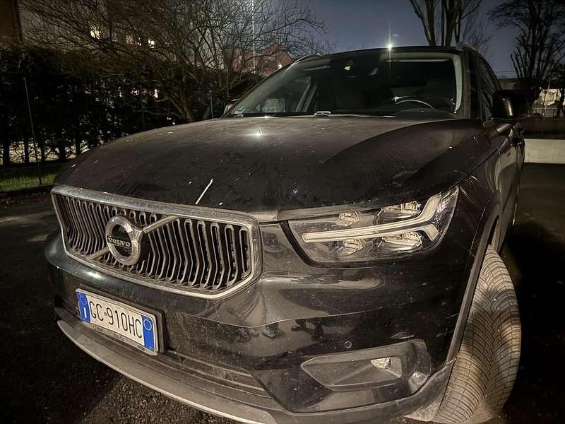 Usata Volvo XC40 Momentum 129 CV (94 kW) 2020 SUV
