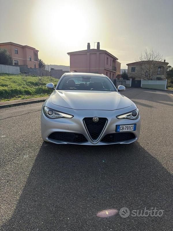 Usata Alfa Romeo Giulia Lusso 190 CV (139 kW) 2020 Grigio Berlina