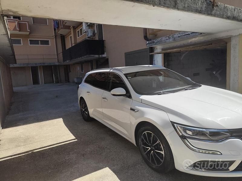 Usata Renault Talisman 130 CV (95 kW) 2018 Bianco Station wagon