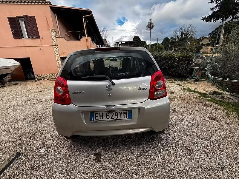 Usata Suzuki Alto 68 CV (50 kW) 2011 Grigio Utilitaria