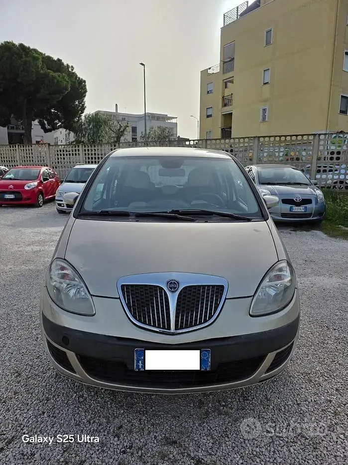Usata Lancia Musa 77 CV (56 kW) 2007 Giallo Monovolume