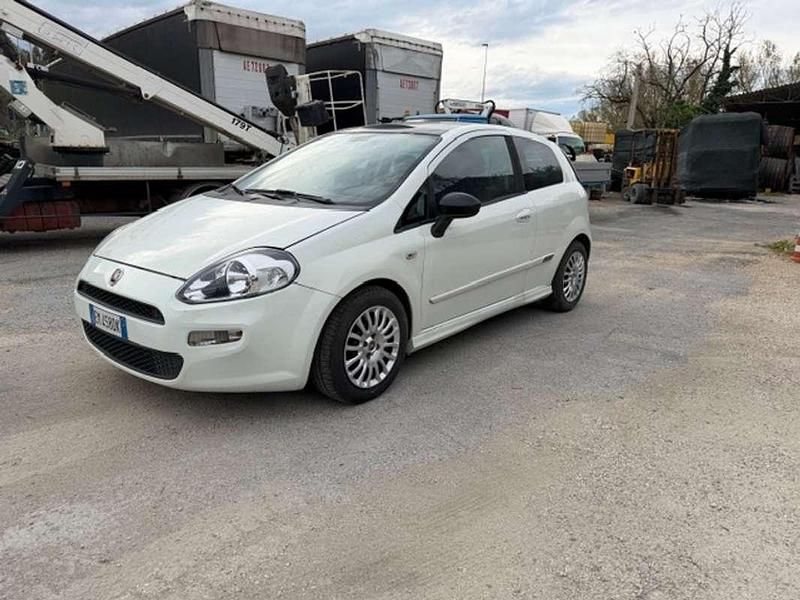 Usata Fiat Punto Lounge 95 CV (69 kW) 2012 Bianco Utilitaria