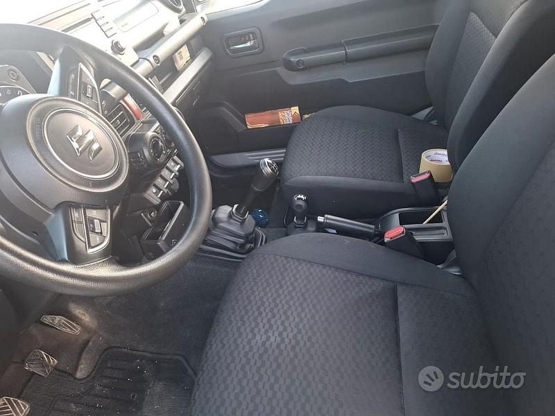 Usata Suzuki Jimny 102 CV (75 kW) 2023 Grigio SUV