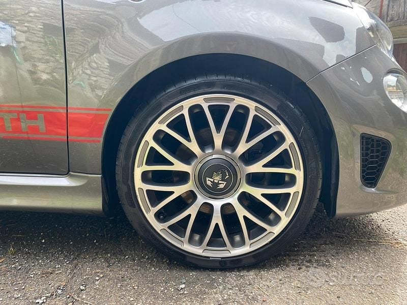 Usata Abarth 500 145 CV (106 kW) 2022 Grigio Utilitaria