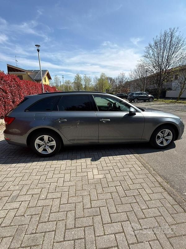 Usata Audi A4 Business 150 CV (110 kW) 2017 Grigio Station wagon