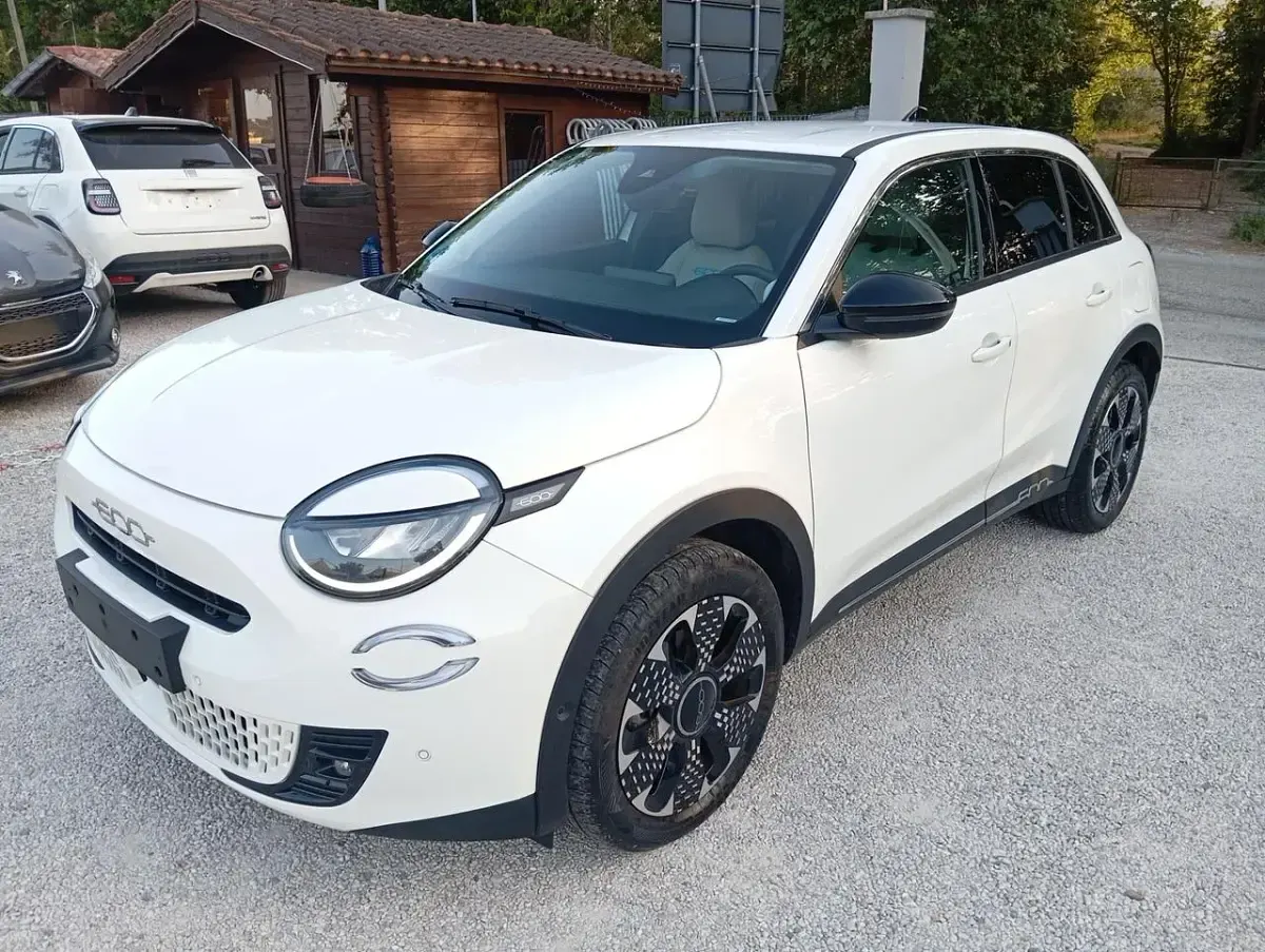 Usata Fiat 600 La Prima 100 CV (73 kW) 2025 Bianco SUV