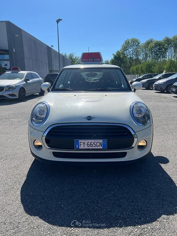 Usata Mini ONE 75 CV (55 kW) 2019 Beige Utilitaria