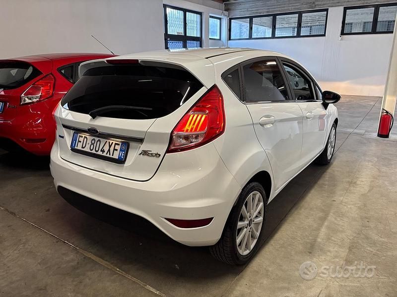 Usata Ford Fiesta 95 CV (69 kW) 2016 Bianco Berlina