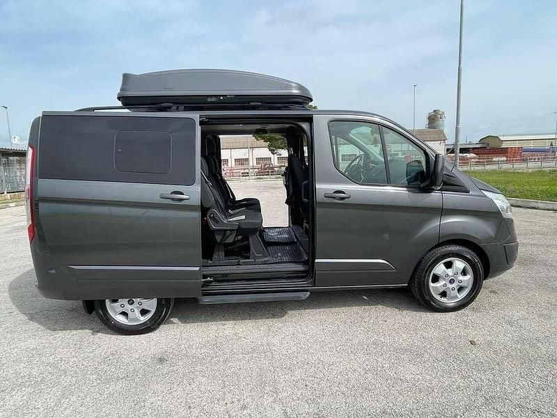 Usata Ford Tourneo Titanium 131 CV (96 kW) 2017 Grigio Monovolume