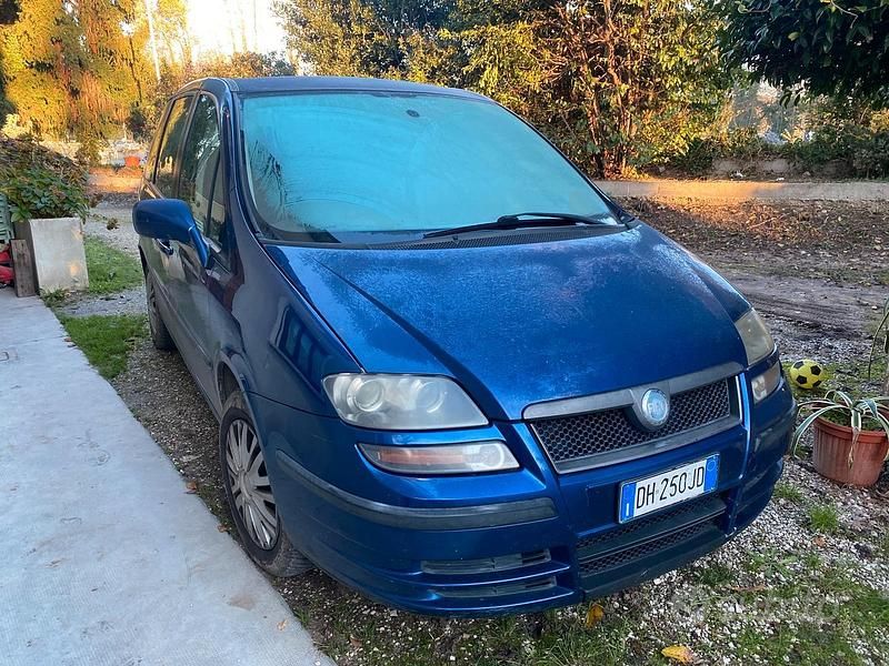 Blu Usata 2005 Fiat Ulysse Monovolume | 1500 € (Super prezzo) - Immagine 1/4