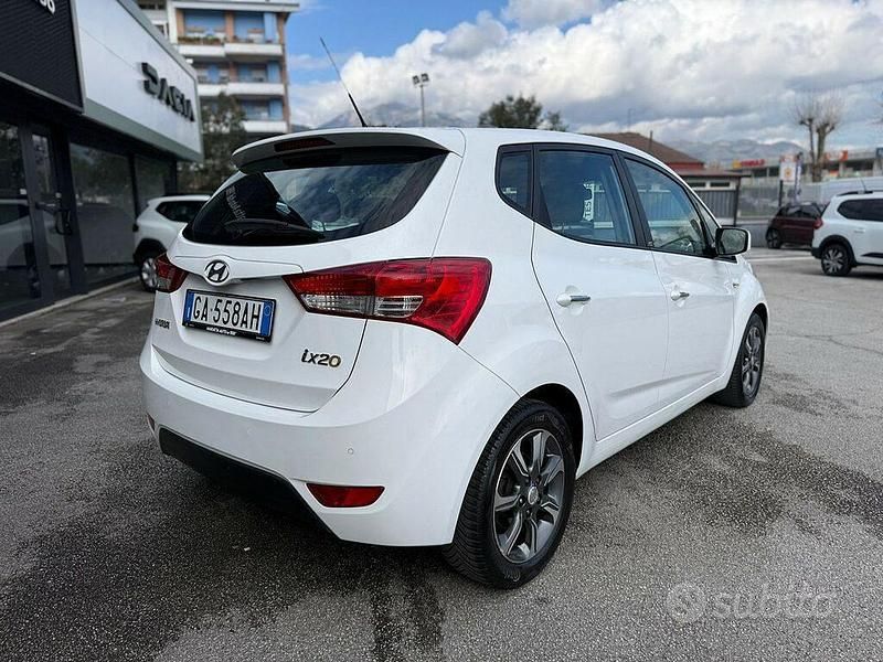 Usata Hyundai i20 Comfort 123 CV (90 kW) 2019 Bianco Utilitaria