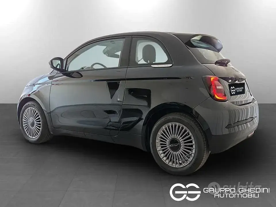 Nuova Fiat 500 65 CV (47 kW) 2026 Onyx black pastello Berlina