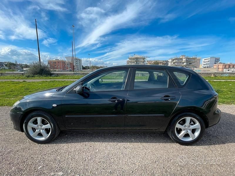 Usata Mazda 3 109 CV (80 kW) 2005 Nero Berlina