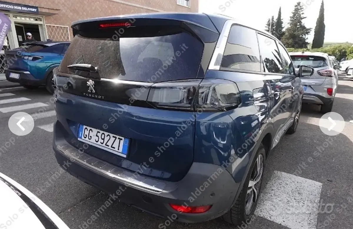 Usata Peugeot 5008 Allure 131 CV (96 kW) 2021 Blu SUV