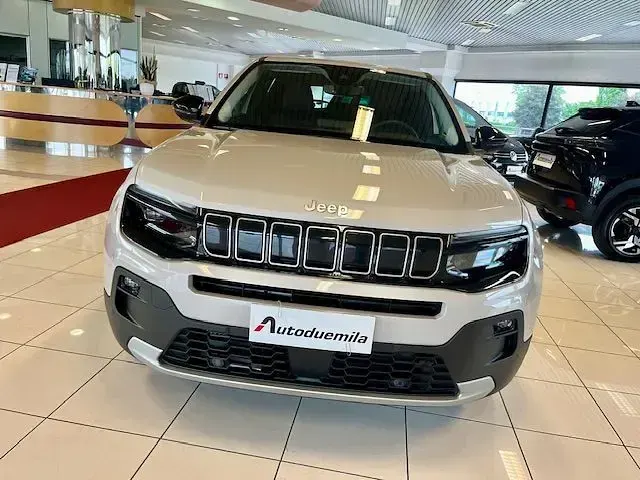 Usata Jeep Avenger Summit 101 CV (74 kW) 2024 Beige SUV