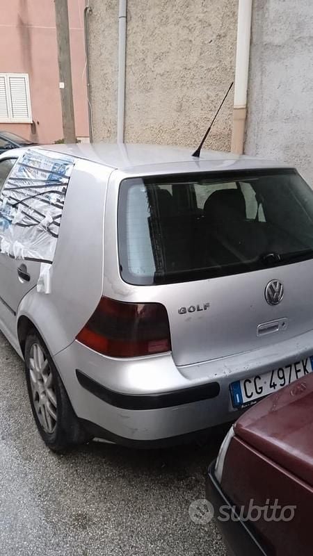 Usata VW Golf IV 101 CV (74 kW) 2002 Grigio Berlina