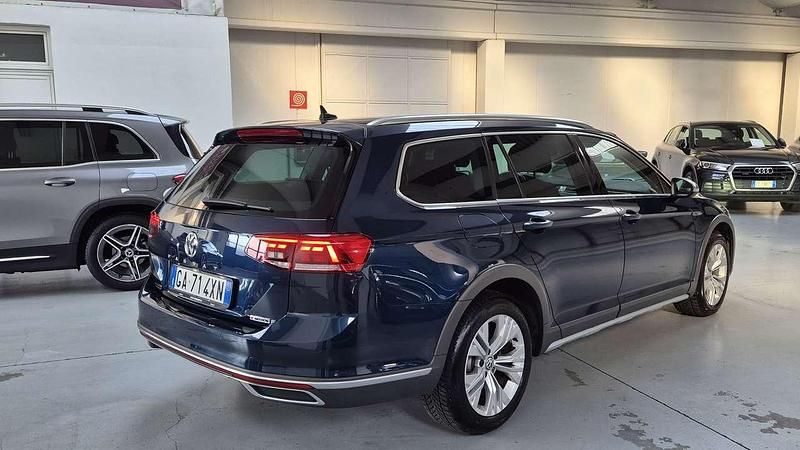Usata VW Passat Alltrack 190 CV (139 kW) 2020 Blu/azzurro Station wagon