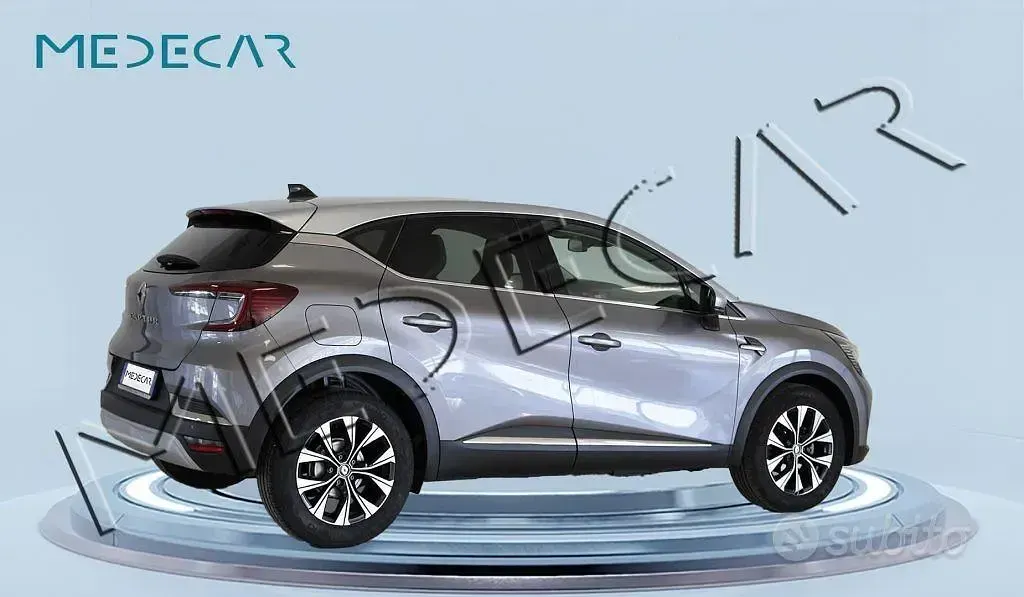 Usata Renault Captur Techno 101 CV (74 kW) 2024 Grigio SUV