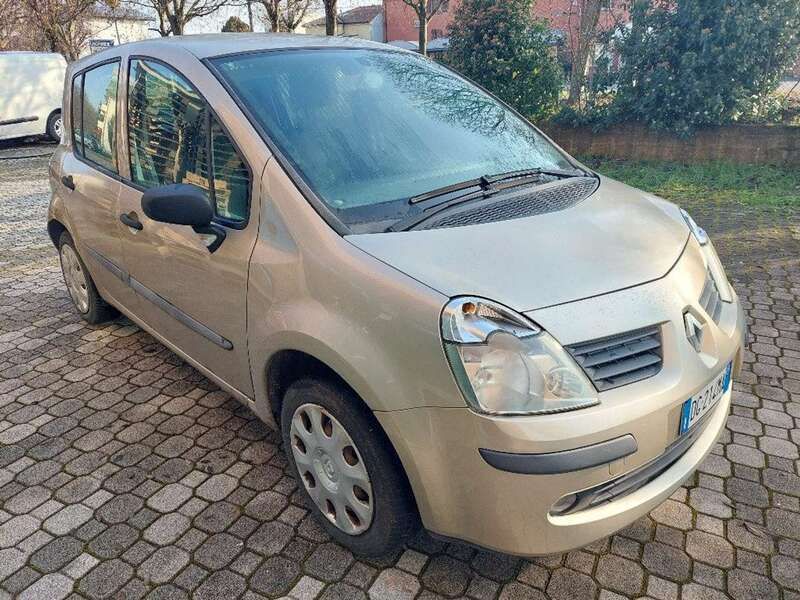 Usata Renault Modus Dynamique 75 CV (55 kW) 2007 Beige Monovolume
