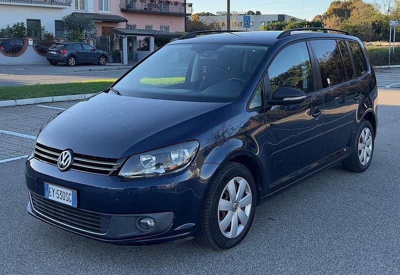 Usata VW Touran Comfortline 105 CV (77 kW) 2015 Blu/azzurro Monovolume