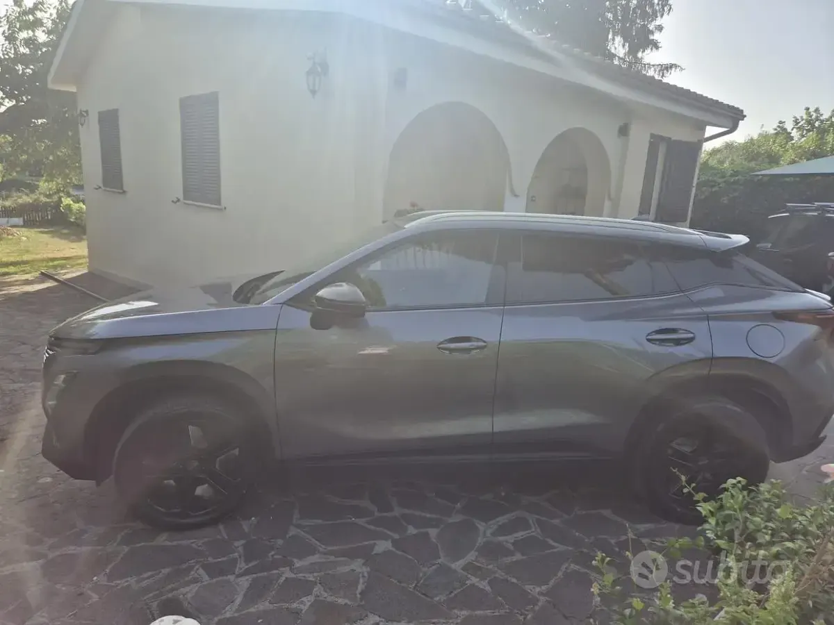 Usata Omoda 5 147 CV (108 kW) 2024 Grigio SUV