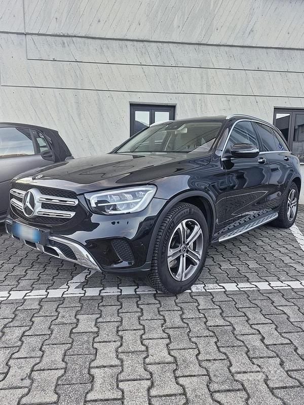 Usata Mercedes GLC200 163 CV (119 kW) 2020 Nero SUV