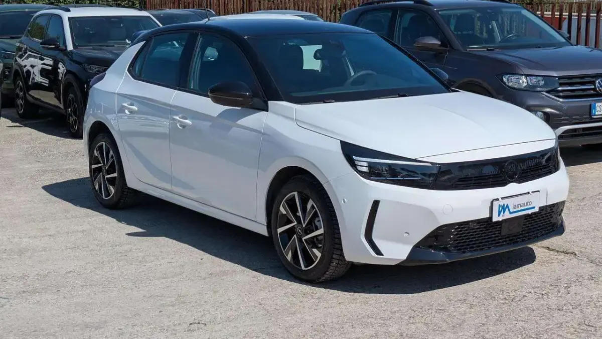 Usata Opel Corsa 101 CV (74 kW) 2025 Bianco Utilitaria