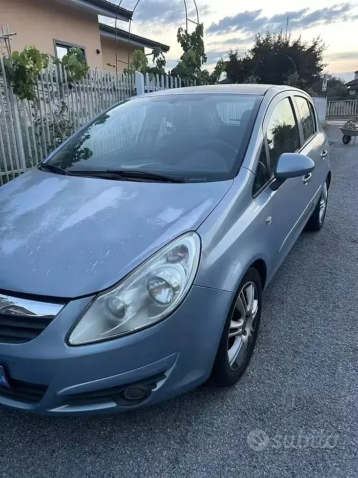 Usata Opel Corsa 81 CV (59 kW) 2007 Bluazzurro Utilitaria