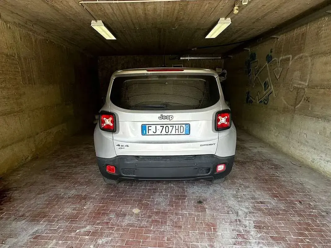 Usata Jeep Renegade Sport 120 CV (88 kW) 2017 Argento SUV