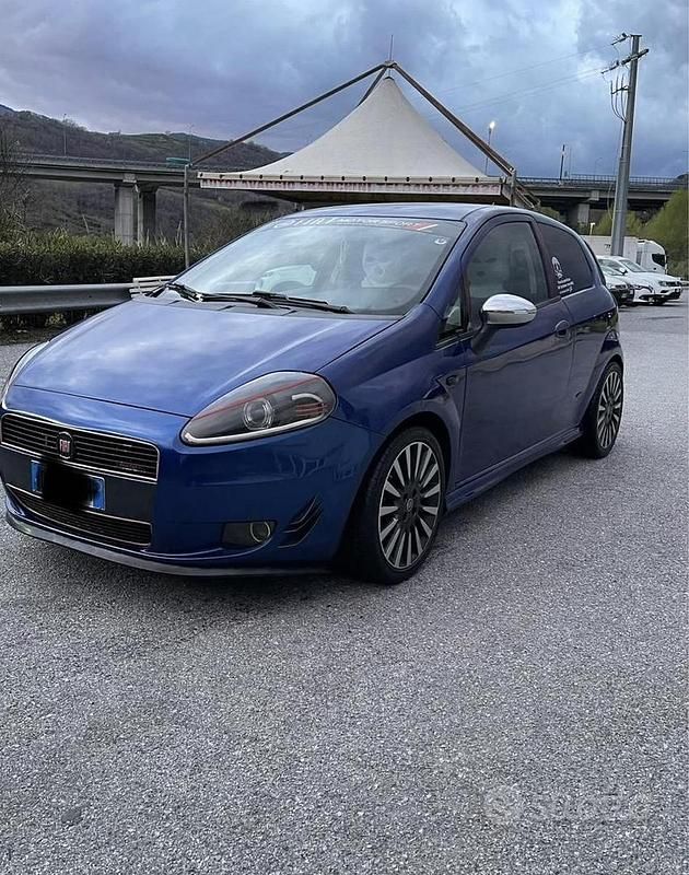 Usata Fiat Grande Punto 90 CV (66 kW) 2009 Blu Utilitaria
