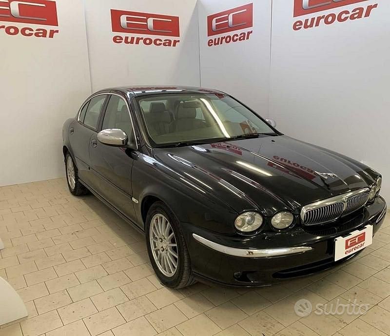 Nero Usata 2006 Jaguar X-type Executive Tre volumi | 2490 € (Buon prezzo) - Immagine 1/4