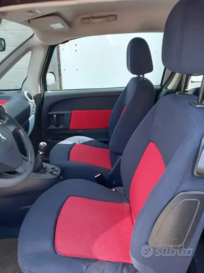 Usata Peugeot 1007 68 CV (50 kW) 2006 Nero Monovolume