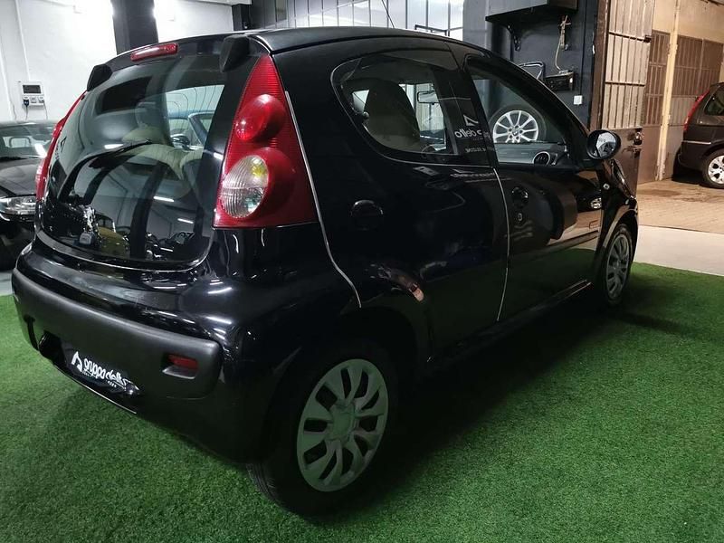 Usata Peugeot 107 68 CV (50 kW) 2007 Nero Utilitaria