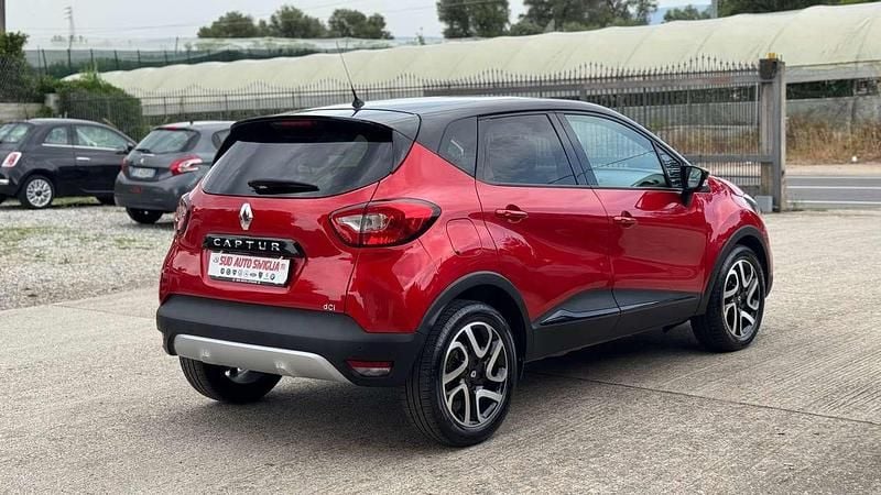 Usata Renault Captur 90 CV (66 kW) 2016 Rosso SUV