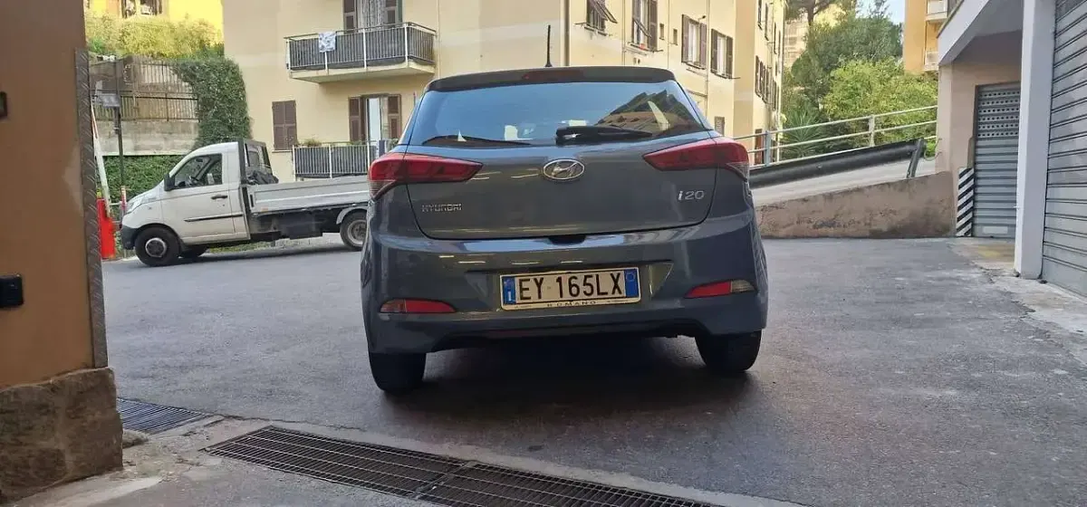Usata Hyundai i20 Classic 84 CV (61 kW) 2015 Blu/azzurro Utilitaria