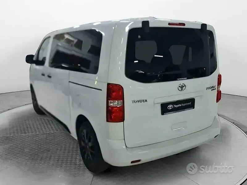 Usata Toyota Proace Verso Edition 180 CV (132 kW) 2021 Bianco Station wagon