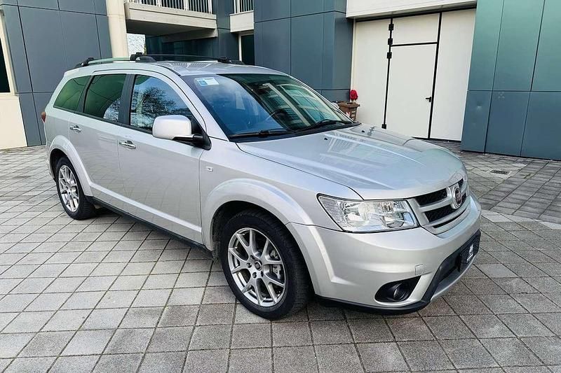 Usata Fiat Freemont Lounge 170 CV (125 kW) 2012 Grigio SUV