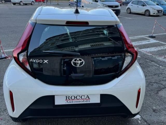 Nuova Toyota Aygo X Active 72 CV (52 kW) 2025 Bianco metallizzato SUV