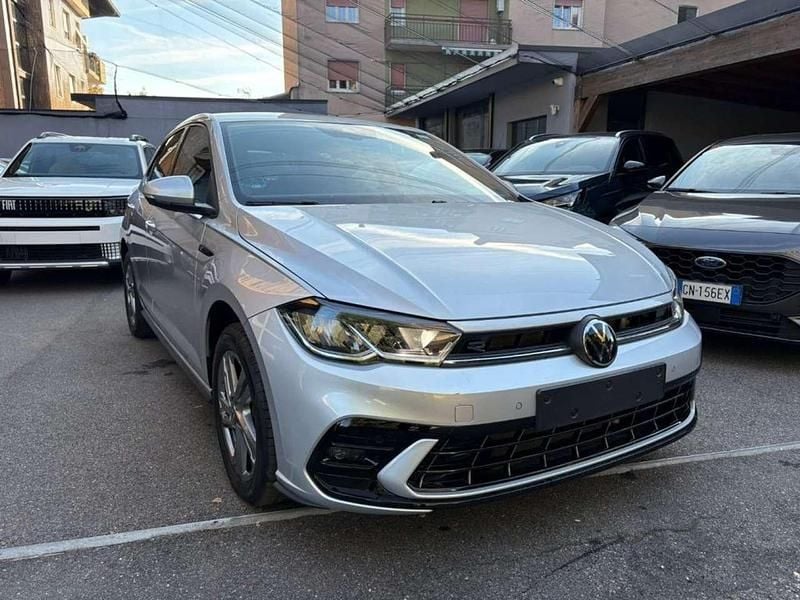 Usata VW Polo R-line 116 CV (85 kW) 2024 Argento Berlina
