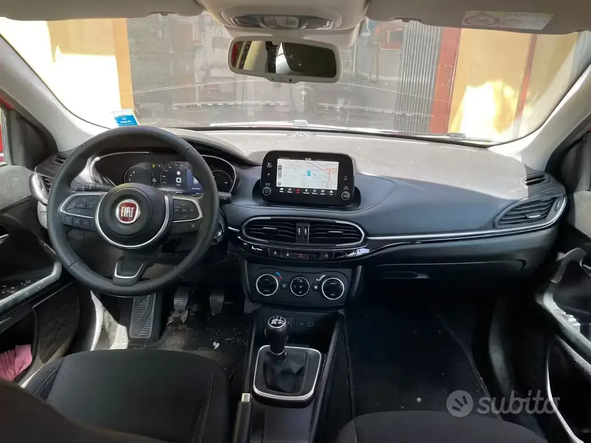 Usata Fiat Tipo 100 CV (73 kW) 2021 Rosso Berlina