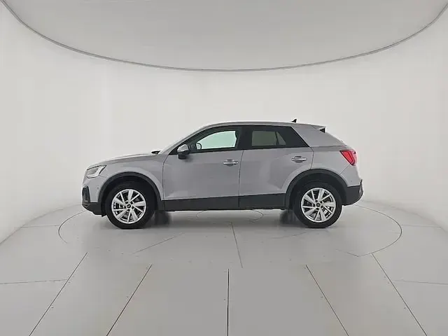 Usata Audi Q2 Business 116 CV (85 kW) 2024 Argento floret metallizzato SUV