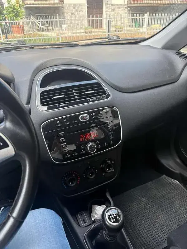 Usata Fiat Grande Punto Dynamic 77 CV (56 kW) 2017 Utilitaria
