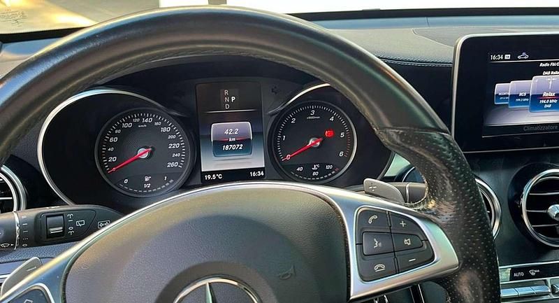 Usata Mercedes GLC220 Exclusive 170 CV (125 kW) 2019 Grigio SUV