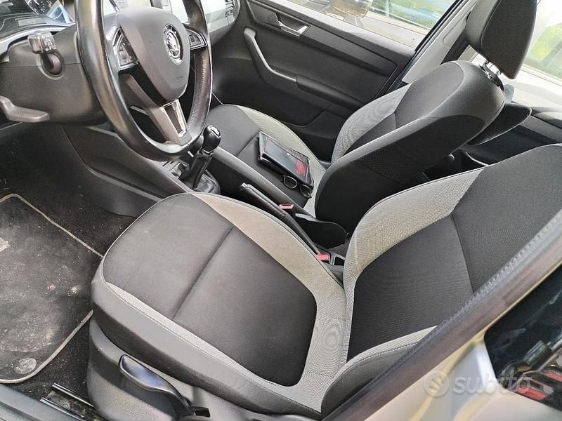 Usata Skoda Fabia 70 CV (51 kW) 2015 Grigio Berlina