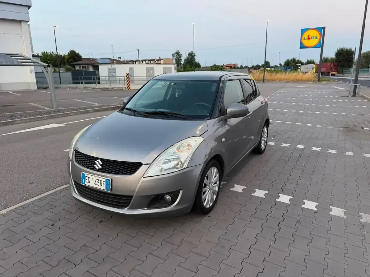 Usata Suzuki Swift GL 94 CV (69 kW) 2011 Argento Utilitaria