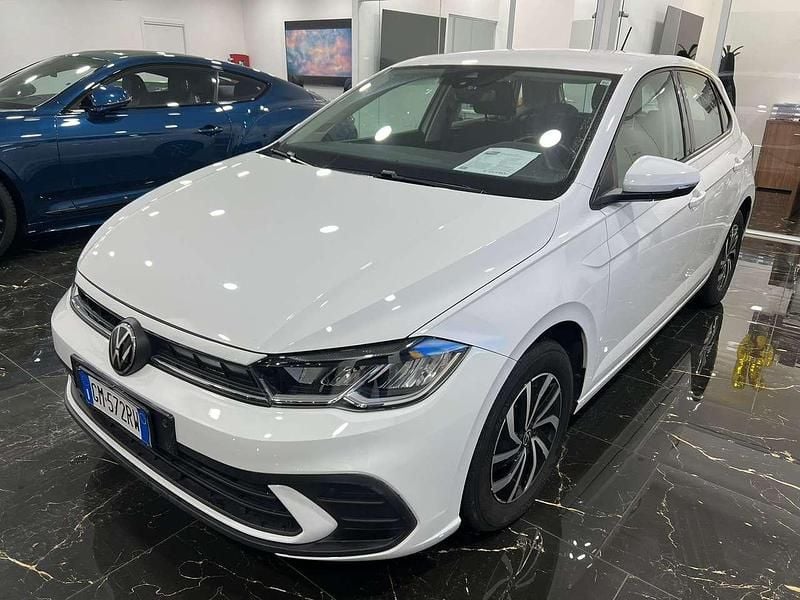 Usata VW Polo Life 95 CV (69 kW) 2023 Grigio Berlina