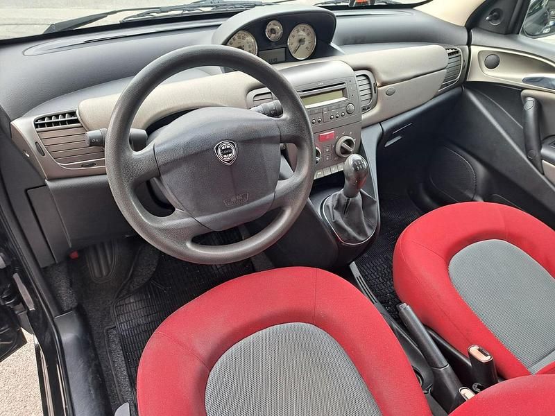 Usata Lancia Ypsilon 89 CV (65 kW) 2009 Nero Utilitaria