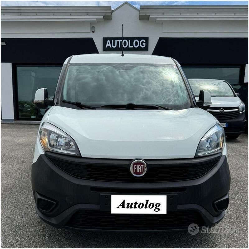 Bianco Usata 2017 Fiat Doblò Monovolume | 6900 € (Super prezzo) - Immagine 1/4