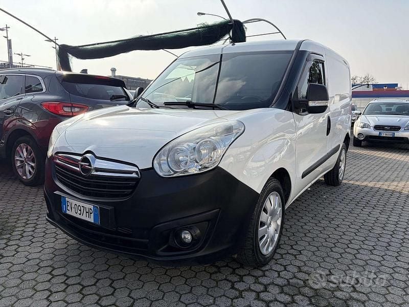 Usata Opel Combo 120 CV (88 kW) 2014 Bianco Monovolume