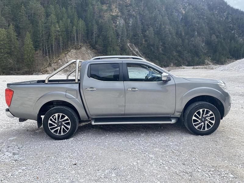 Usata Nissan Navara 190 CV (139 kW) 2017 Grigio Pick-up